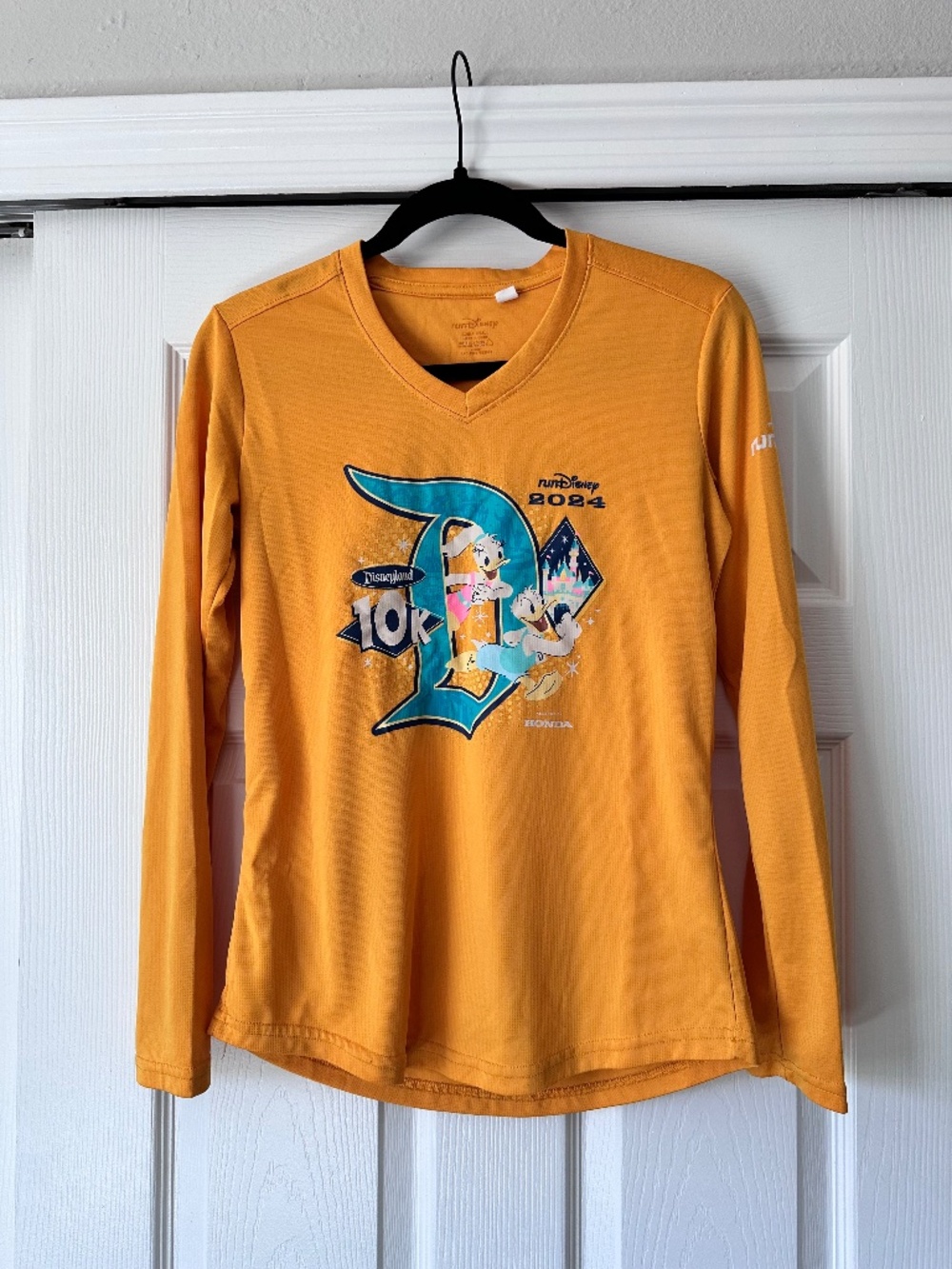 runDisney 2024 Disneyland 10K Participant Shirt - Womens Small
